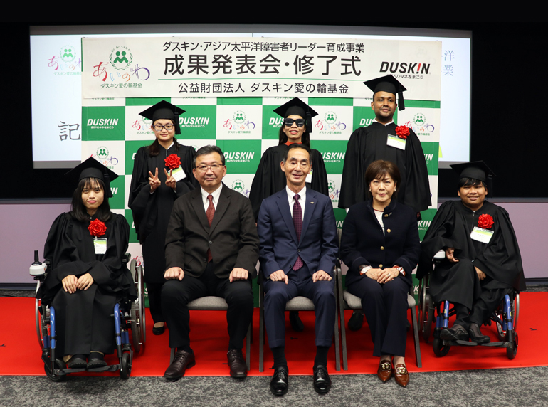 第22期アジア研修生の成果発表会・修了式合同写真